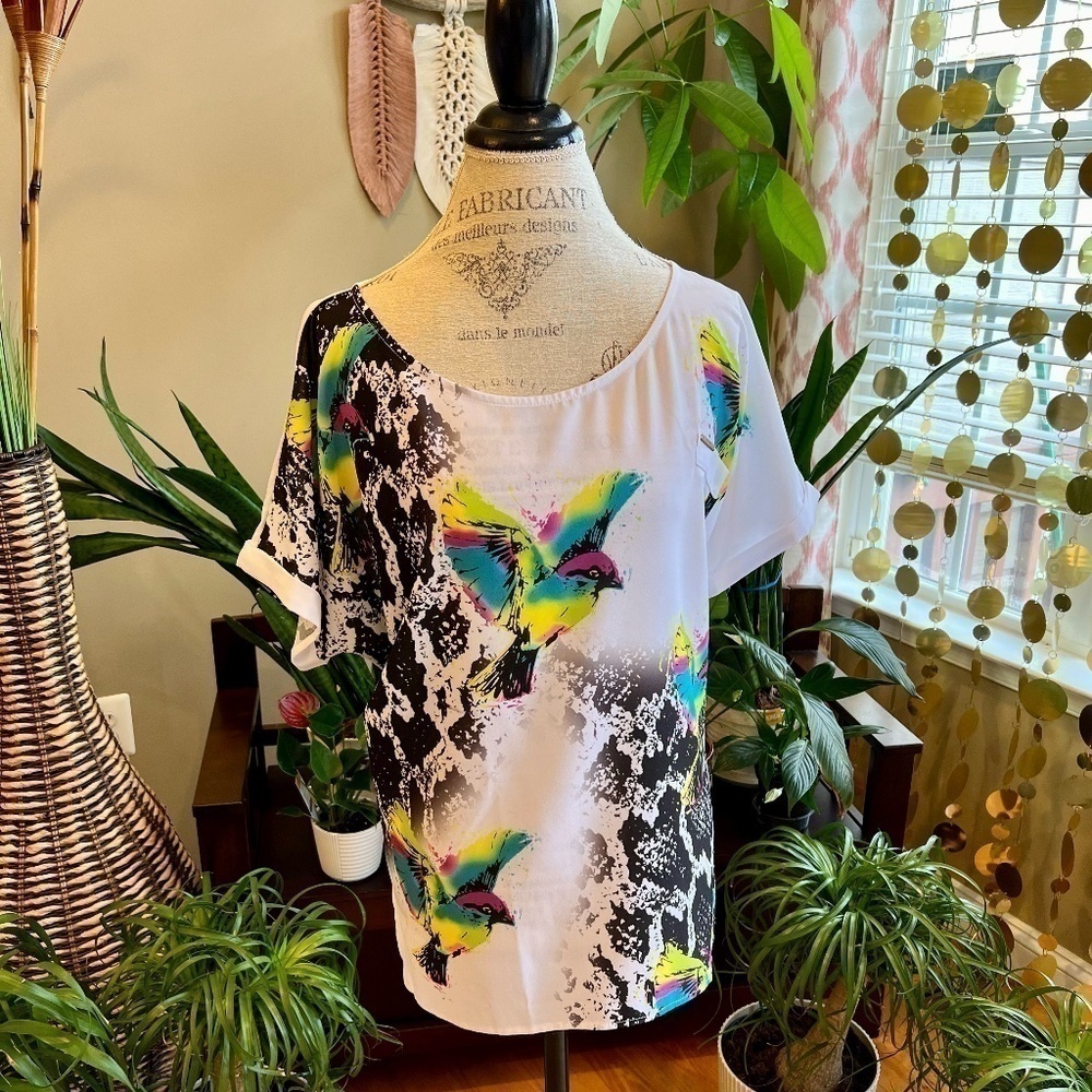 Women's White Short Sleeved Blouse with Stunning Colorful Birds Design L/XL